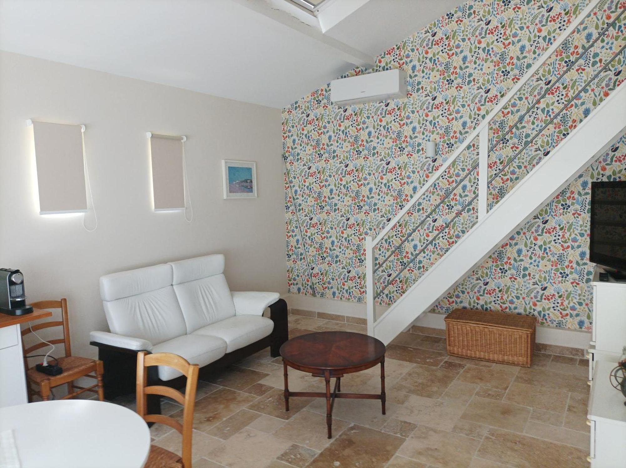 Studio"Le Petit Jas" Châteauneuf-de-Gadagne Εξωτερικό φωτογραφία